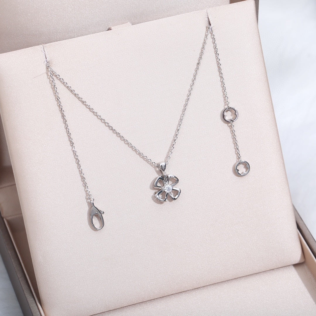 [Royal]FIOREVER NECKLACE DIAMOND CENTER